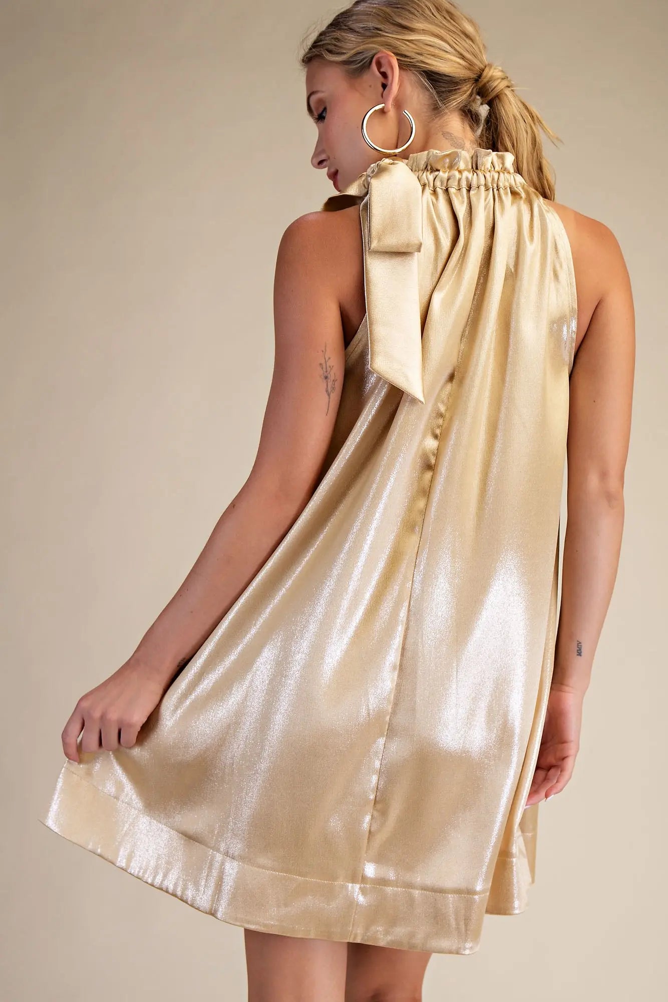 ROUND NECK TIE MINI DRESS