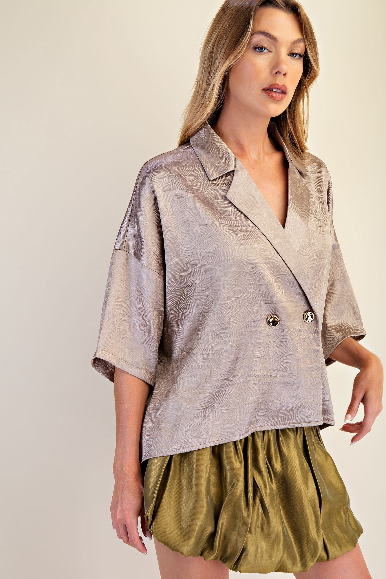 DEEP COLLAR SHIRT