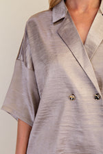 Load image into Gallery viewer, DEEP COLLAR SHIRT
