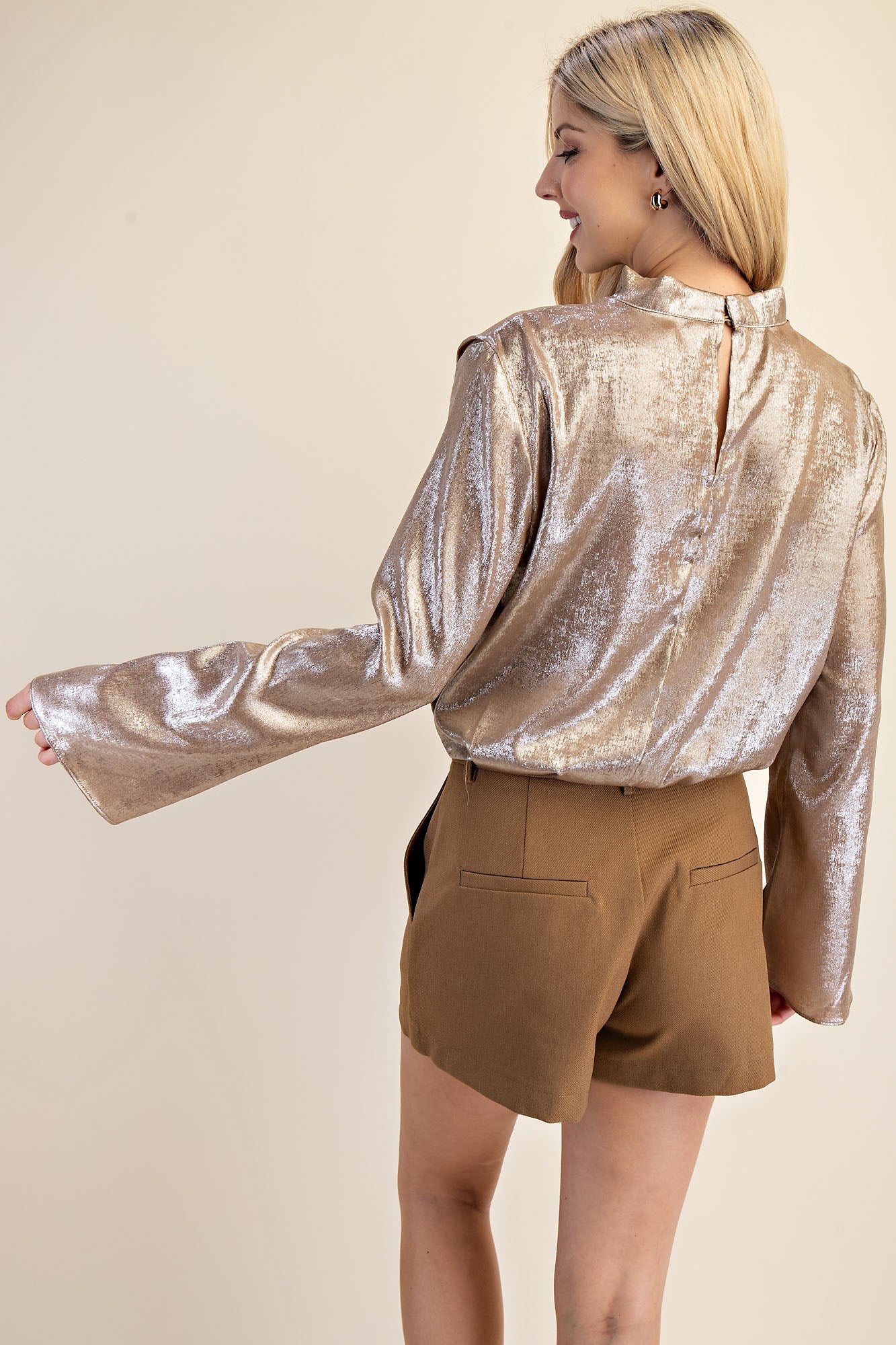 HIGH-NECK LONG SLEEVE SHIRT