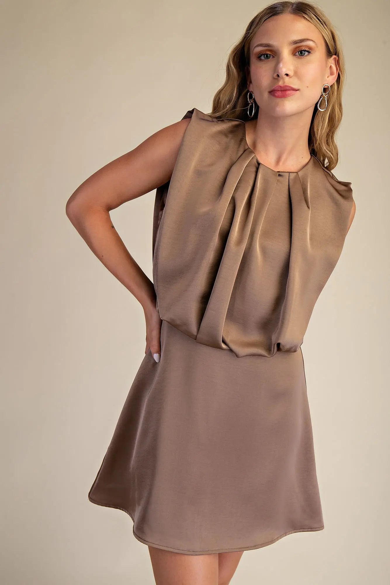 SLEEVELESS ROUND NECK MINI DRESS