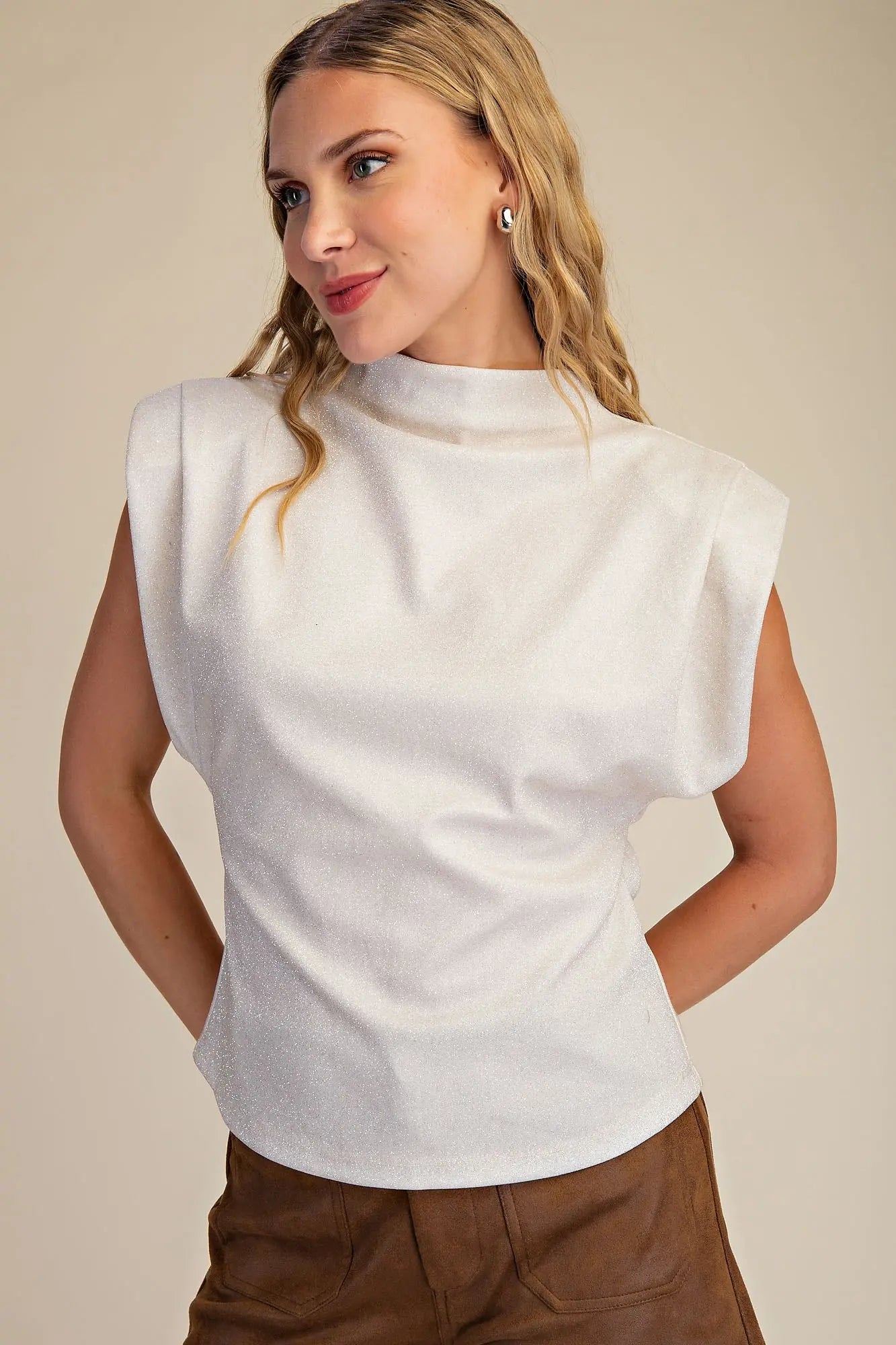 HIGH NECK SLEEVELESS TOP