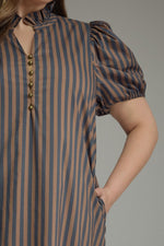 Load image into Gallery viewer, Stripe Midi Dress
